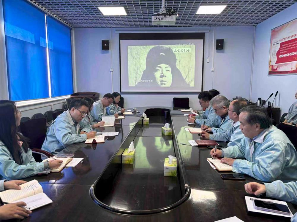 传承雷锋精力 砥砺奋进气力！ 产发团体展开“学雷锋”自愿办事系列主题勾当